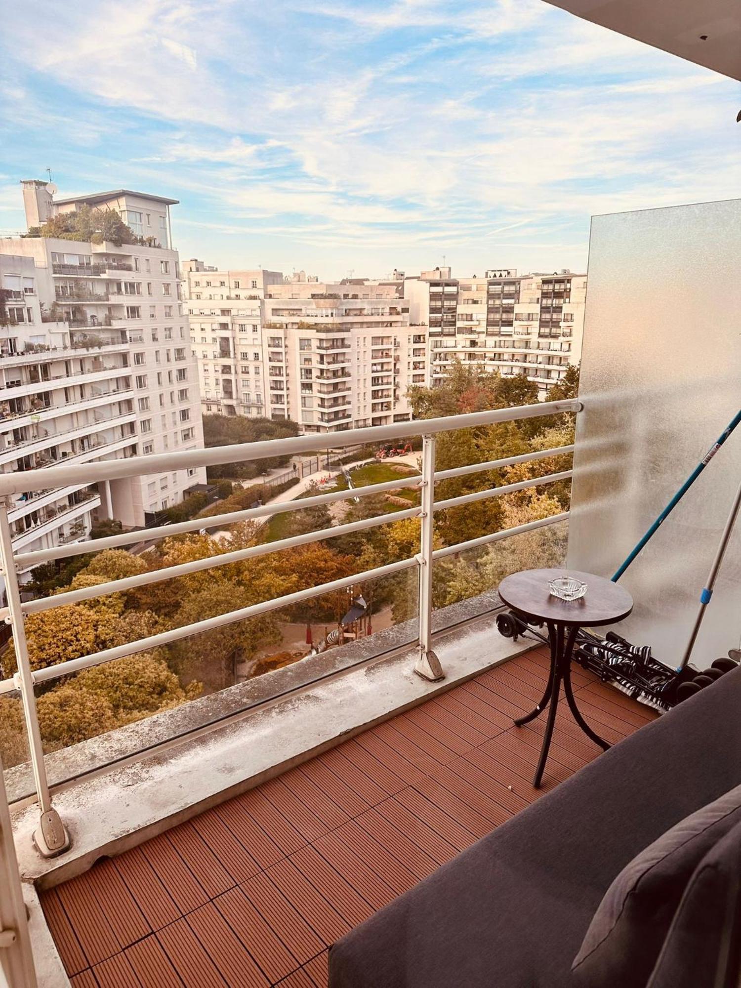 Ryan Homes - In Apart Hotel, La Defense Courbevoie Esterno foto